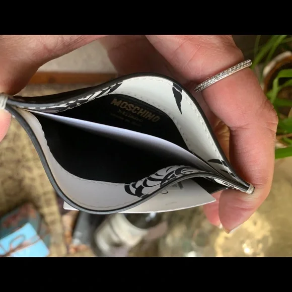 Authentic MOSCHINO stripes design Leather Logo card case - Picture 6 of 10